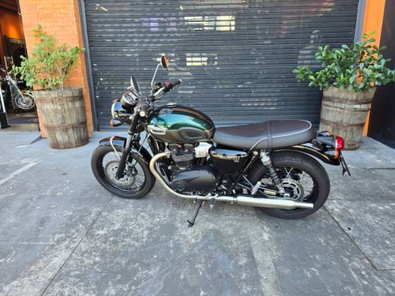 TRIUMPH BONNEVILLE T100 900 